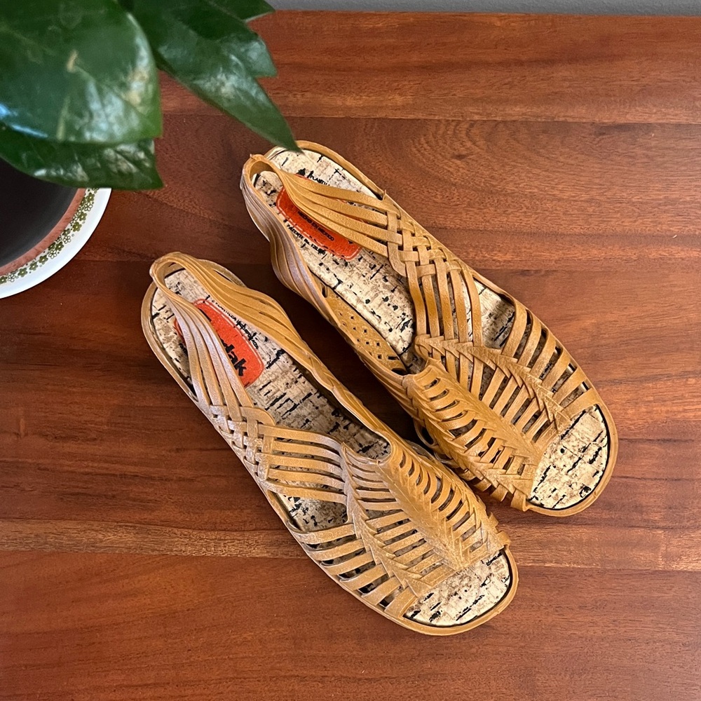 Sandak Vintage Tan Woven Sandals, Size 7